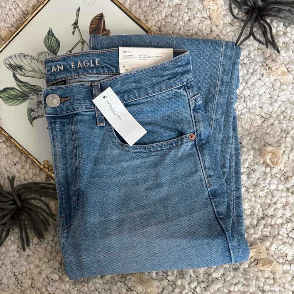 Size 6 American Eagle 90s Boyfriend Stretch Jeans